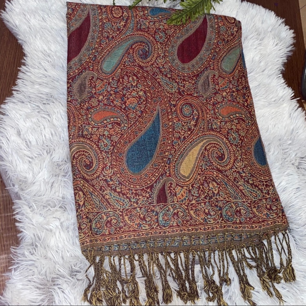 Paisley wrap